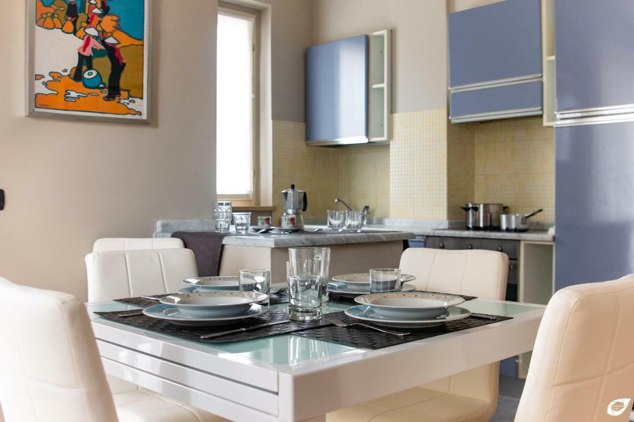 2-Bedroom Apt, With Balcony & Aircondition - 50 M From The Beach Марина-ди-Пьетрасанта Экстерьер фото